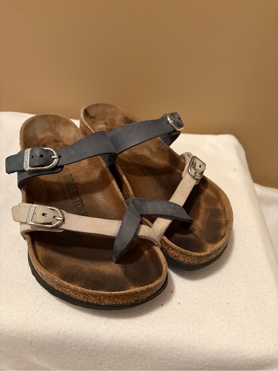 Birkenstock Shoes - Women’s size 38 Two-Tone Strappy Birkenstock Sandals in Blue and grey